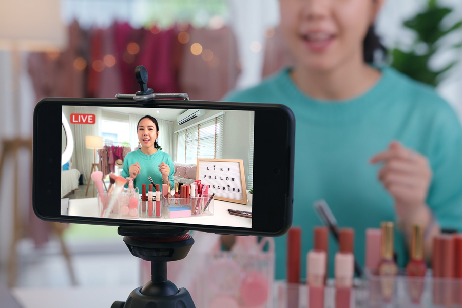 How Do YouTube Views Improve Your Social Media Presence?