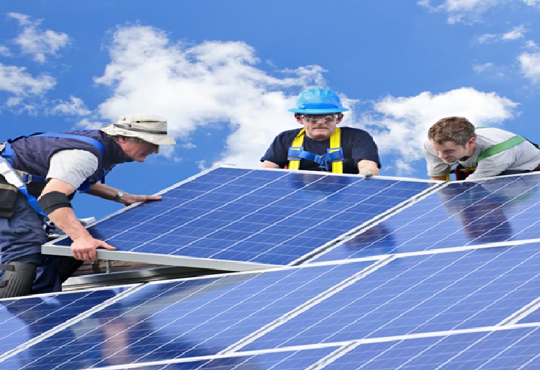 Navigating Solar Panel Installation Costs for Your Roof: 5 Key Factors to Consider